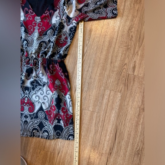 Venus Cold Shoulder 3/4 Bell Sleeves Red Black Beige Paisley Dress Size M - Picture 6 of 9